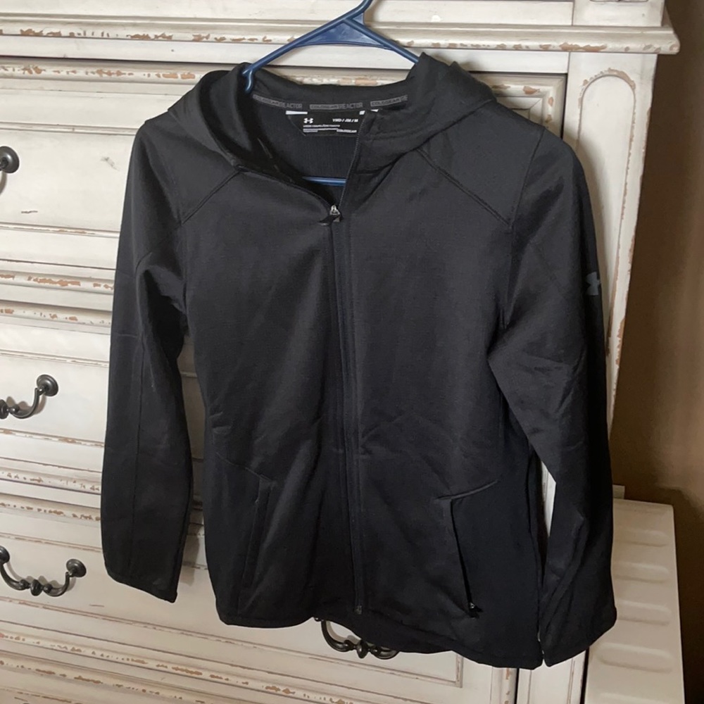 Boys Under Armour Zip up Jacket, Size YM